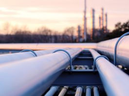 ترينيداد تلغي عقداً مع شركة تعدين فنزويلية بسبب العقوبات الأمريكية oil_tanker, petroleum, refinery, ropa, pipes, distribution