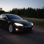 Η UBS συνιστά την πώληση μετοχών της Tesla