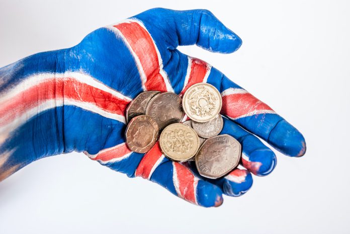 elena-mozhvilo-4HmRaRF7s1Y-unsplash The British pound slightly stronger against the euro
