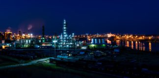 Saudi Aramco will pay dividends from cash and debt 