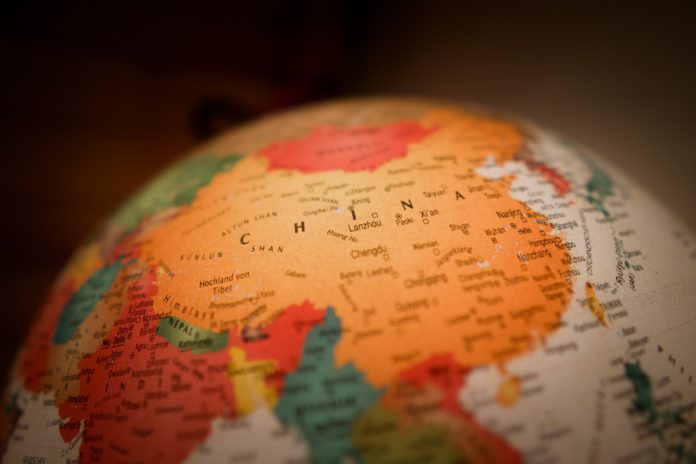 While the European Union and the United States of America are introducing more and more anti-Russian sanctions, China has so far been very cautious about the situation. Although it might seem that they would clearly side with Russia.