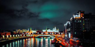 Rusia nacionaliza los activos de las empresas extranjeras de países hostiles. Dicen que evitará el desempleo Russia's ruling United Russia party announced that the government has decided on the first steps that will lead to the nationalisation of the assets of foreign companies. Not all of them, but only those who decided to leave Russia in response to the war in Ukraine.