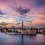 El banco central de Suecia quiere utilizar la corona digital para lanzar pagos inteligentes Central bank-backed digital currencies (so-called CBDCs) are not only set to become part of the current money supply, but also have the potential for much wider use.