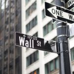 Wall Street se fortaleció en el medio, al comenzar la temporada de resultados. El crecimiento fue impulsado por la tecnología The Nasdaq technology index on the New York Stock Exchange gained more than two percent on Wednesday.