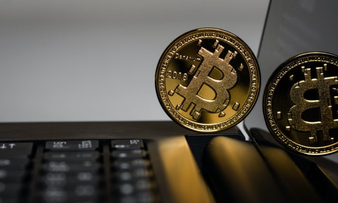 Bitcoin (3) The most widely used cryptocurrency managed to erase the losses it suffered in the earlier days in the second half