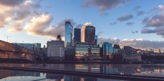 El Reino Unido podría sufrir cortes de energía este invierno, advierte un operador de red If the UK fails to secure electricity imports from continental Europe, it will have to resort to restrictions on its supply.