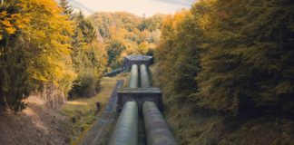The price of natural gas on the European market is falling. While at the turn of August and September a megawatt-hour traded for almost 350 euros.