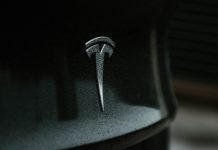 Shares of US carmaker Tesla are currently trading around the $138 level. That's 13.5 percent less than a week ago.