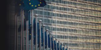A szabályozást a jövő héten tárgyalja az Európai Bizottság. A szabályokat, amelyek eddig gyakorlatilag csak az úgynevezett NFT-kkel (non-fungible tokenekkel) kereskedőkre vonatkoztak, ki kívánják terjeszteni a kriptopénz-platformok üzemeltetőire is.