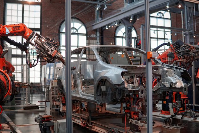 Electric cars from Volkswagen, BMW, Nissan, Rivian, Hyundai and Volvo will lose a $7,500 (around CZK 160,800) tax credit in the United States after today's tightening of conditions.