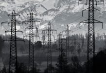French company EDF has gone public, the state is again the sole shareholder The French Ministry announced that the French State "currently holds all the capital and voting rights in EDF".