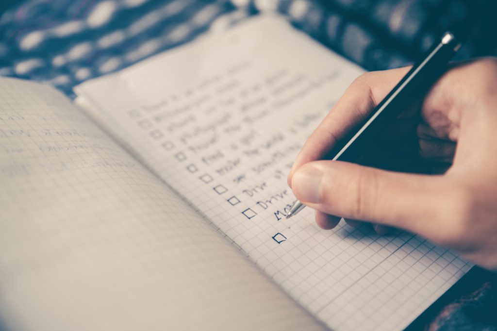 glenn-carstens-peters-RLw-UC03Gwc-unsplash | ForexMag productive in the workplace
time management
efficiency
TOP 10