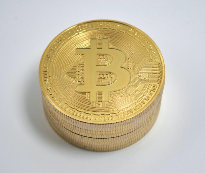 Poco antes de las 3:30 p.m. EDT, el bitcoin había ganado más del seis por ciento en las últimas 24 horas, rondando los 37.547 dólares, según CoinDesk.