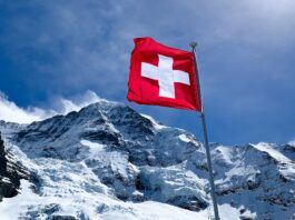 "Estamos integrando Credit Suisse rápidamente y en el primer trimestre completo después de la adquisición logramos rentabilidad subyacente para el grupo", dijo el director general de UBS, Sergio Ermotti.