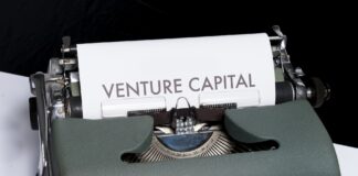 En los últimos 12 meses, los inversores han puesto dinero en startups de inteligencia artificial (IA). Pero al resto del sector no le ha ido bien. La inversión en capital riesgo también cayó a nivel mundial el año pasado.