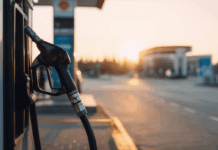 Shell’s quarterly profit rose 24 percent due to higher oil and gas prices gas station
